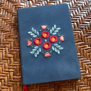 Denik embroidered journal